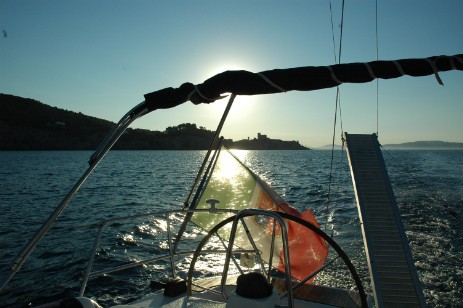 da Talmone al Giglio in barca  a vela